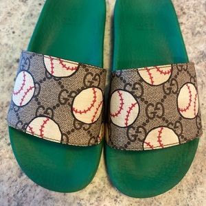 BOYS Gucci Slides Sz 31 Used